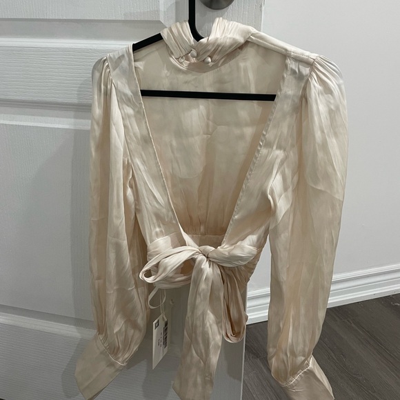 Mura Boutique long sleeve with open back - Picture 5 of 6